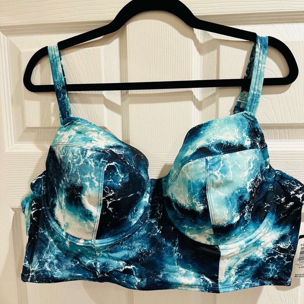 Torrid NWT Blue Ocean Wave Print Underwire Bikini Top